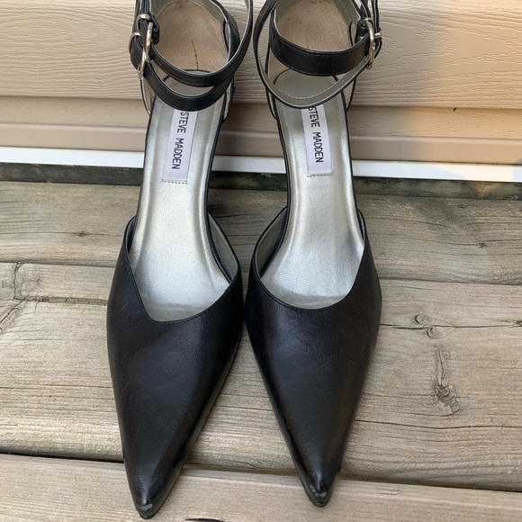 Steve Madden Shoes - Steve Madden “Liv” heels in black leather size 8.5